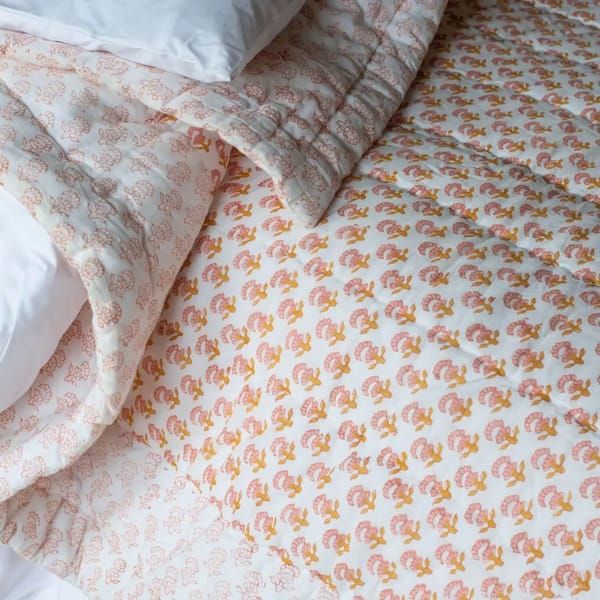 NATURAL FLOWER HAND-PRINTED QUILT