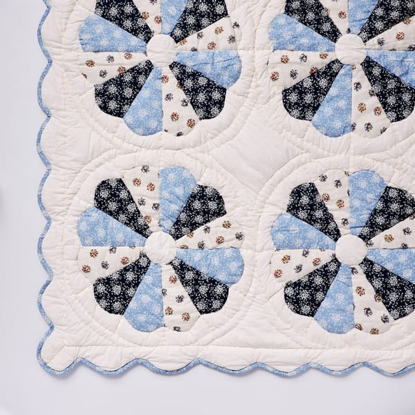 HELMI SCALLOPED PATCHWORK QUILT, CORNFLOWER