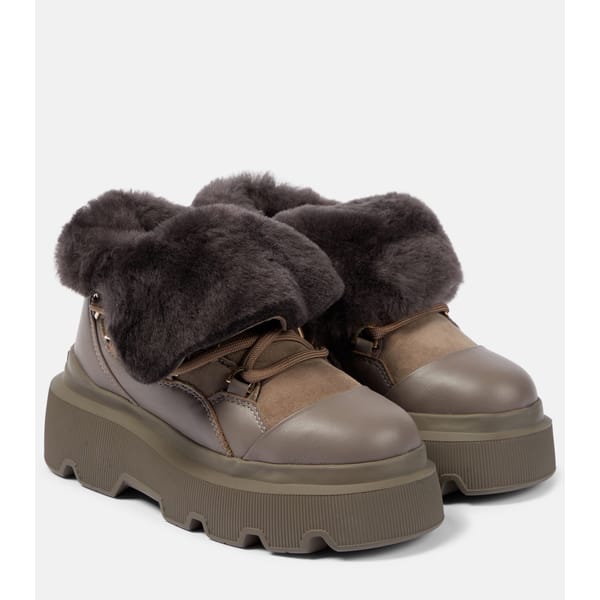 brown fur lined walking boots