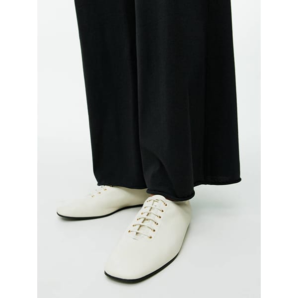 Lace-Up Derby Flats in white