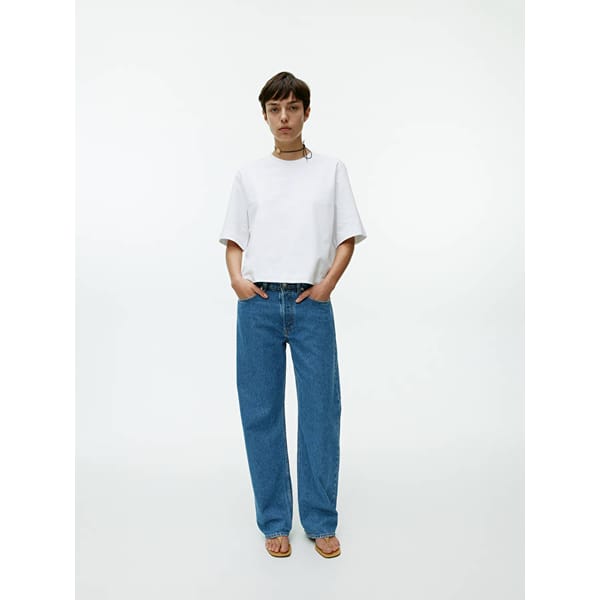 MODEL WEARS SHORE Low Relaxed Jeans