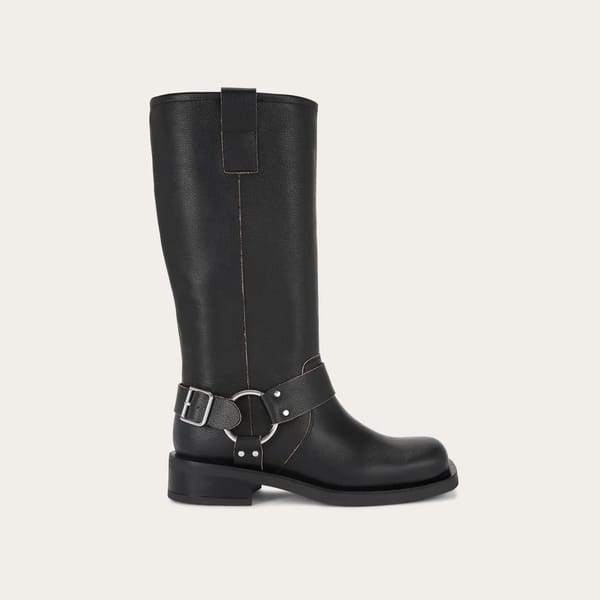 black high boot