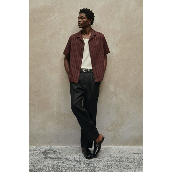 male model wears h&M Regular Fit Textured-weave resort shirt