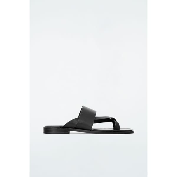 COS LEATHER TOE-THONG SANDALS