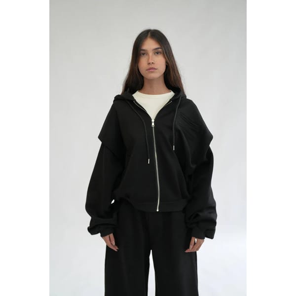 model wears black BEAULARES BAGGY SWEATSUIT