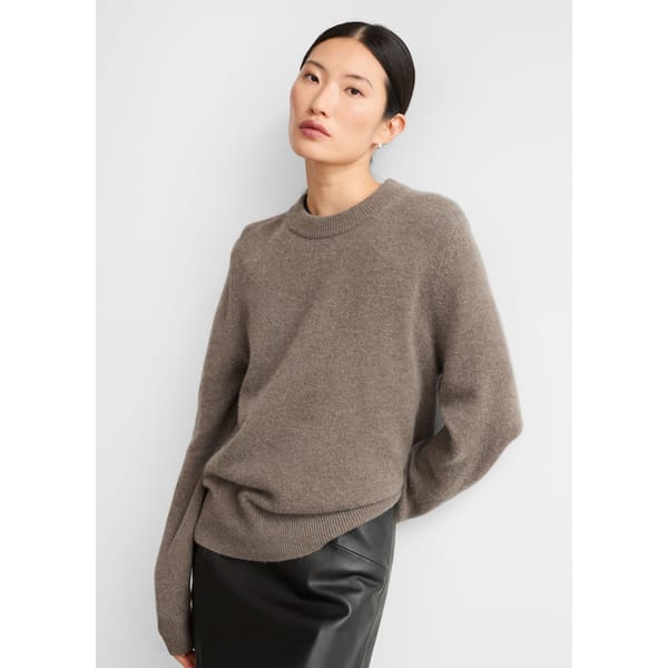 model wearing Cashmere Jumper Mole