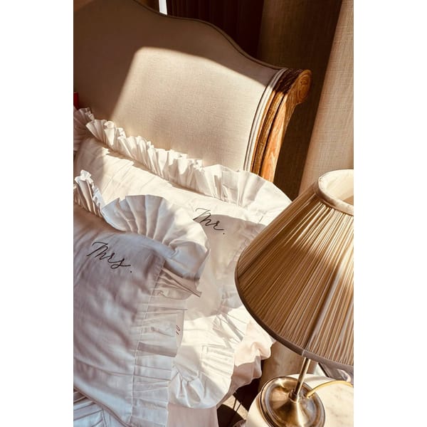 mr and mrs pillow caes