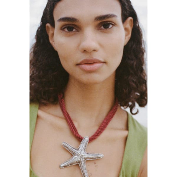model wearing Zara STARFISH ROPE NECKLACE