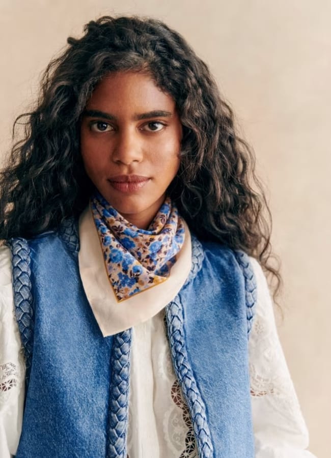 model wearing Sézane Cléophée Scarf Blue Floral Print