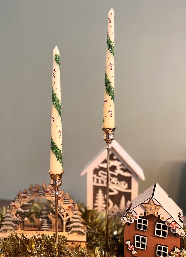 ETSY Christmas Candles with Candy Cane Pattern in Traditional Colours