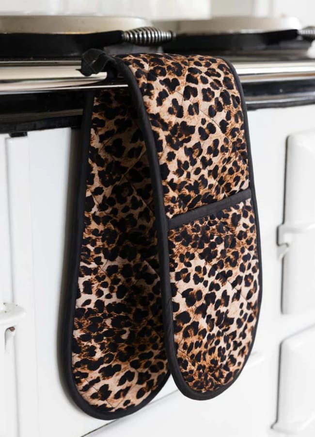 ROCKETT ST GEORGE Luxury Leopard Print Oven Gloves