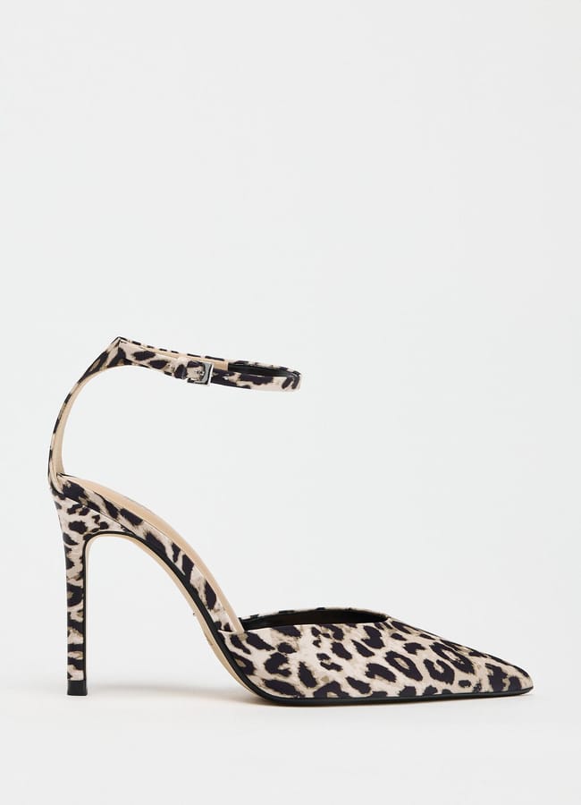leoaprd print shoes