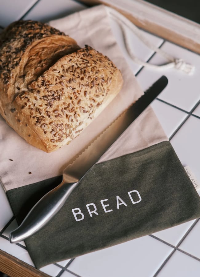 Two Tone Linen Drawstring Bread Bag with bread