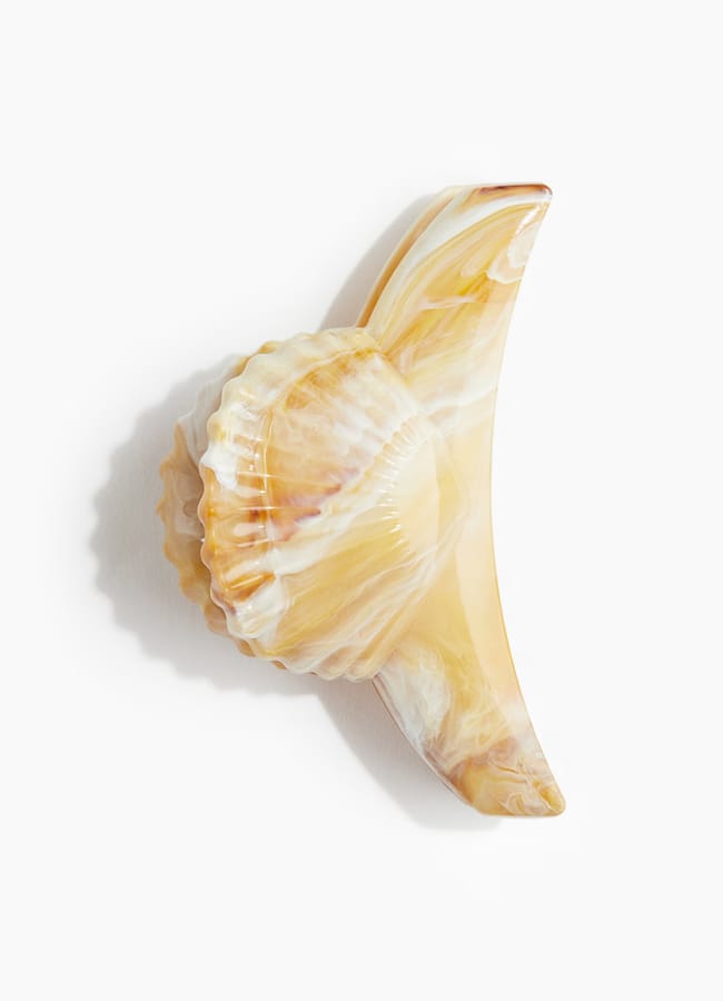 yellow hair claw