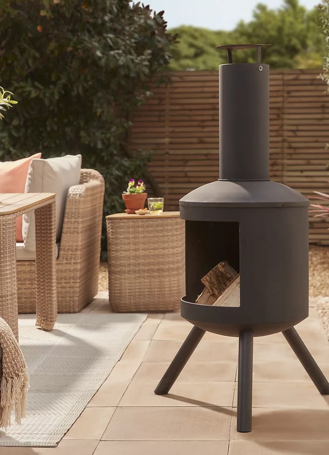 B&Q Classic Steel Chiminea (H) 135.5cm x (W) 64.2cm ON PATIO GARDEN