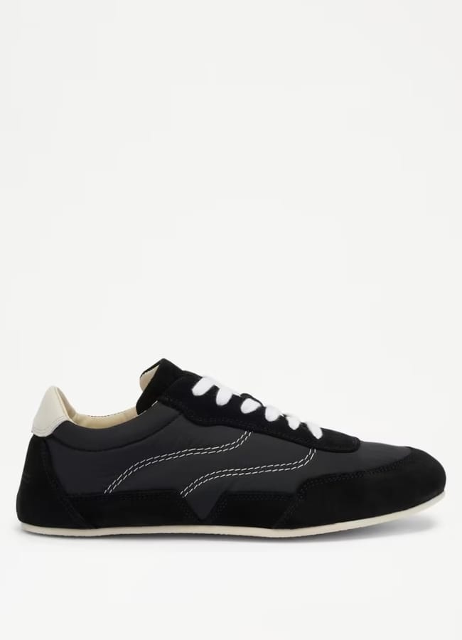 black trainer
