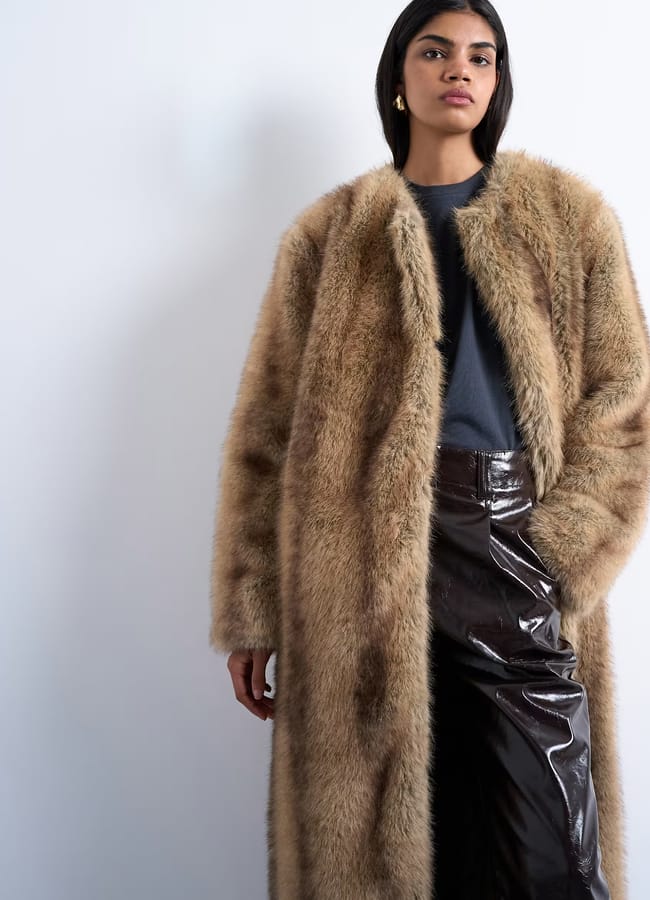 topshp Faux fur collarless long coat in natural stripe in beige