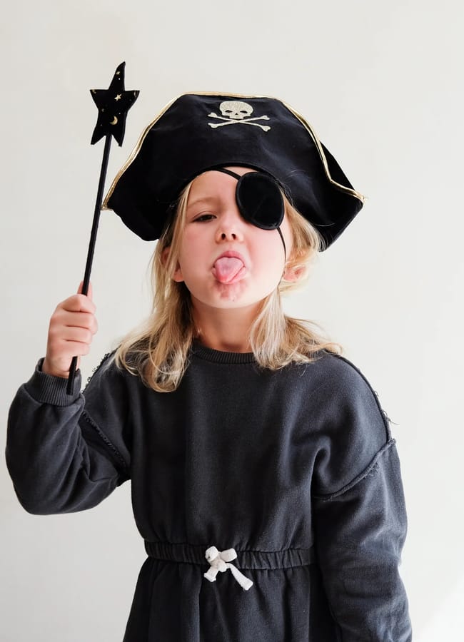Pirate hat and patch dress up set