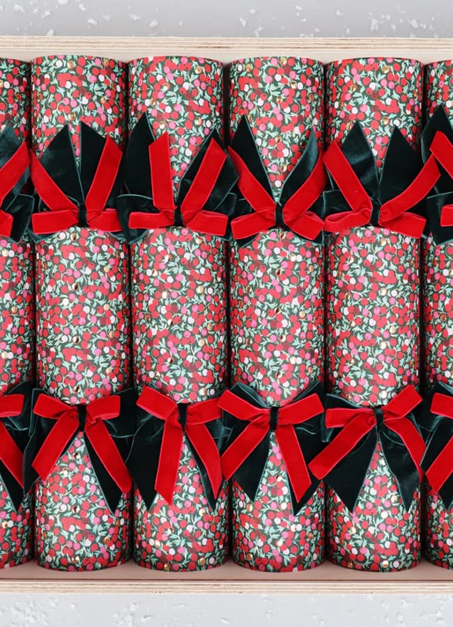 LUXURY 'KING' RED WINTER BERRIES CHRISTMAS CRACKERS (PRE-ORDER)