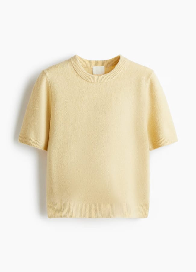 pale yellow short sleeve fine knit jumper