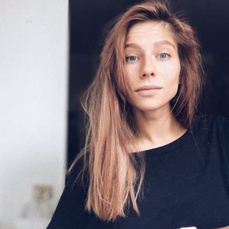 Pis boyalgan mast ayollar