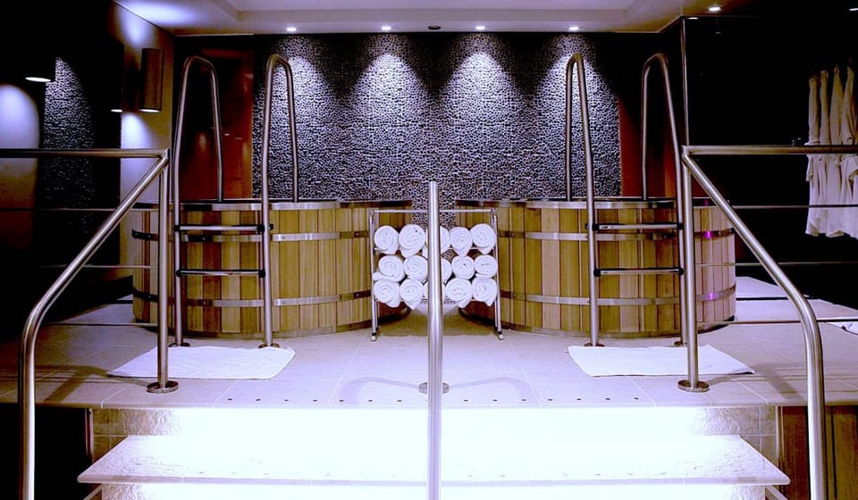 hot tubs at The Athenaeum Hotel