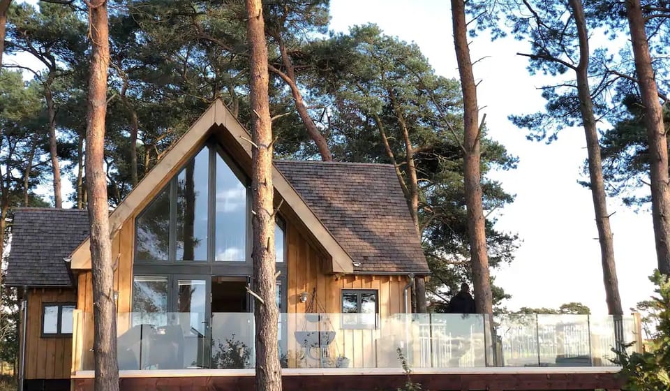 Toad Hall Luxury Lodge with Private Hot Tub